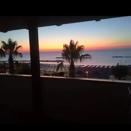 Beach Home - Fronte Mare Con Terrazza E Parcheggio * 马帝斯兹罗